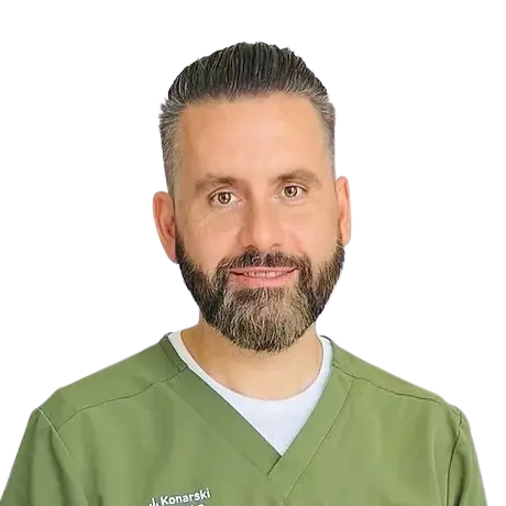 dr-jakub-konarski-dentist-in-midtown-toronto