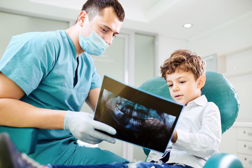 dentist near casa loma